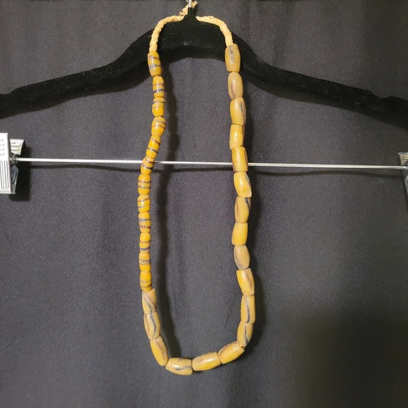 Vintage handmade Krobo glass trade beads, Using recycled-glass techniques - Picture 8 of 16